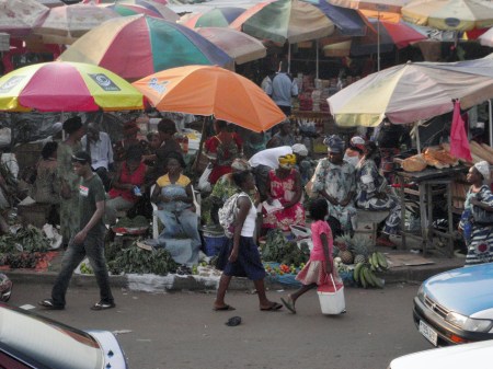 GABON 122. (FRANCEVILLE) ES LA CUARTA CIUDAD MAS GRANDE DEL GABON, CON UNOS 56.000 HABITANTES