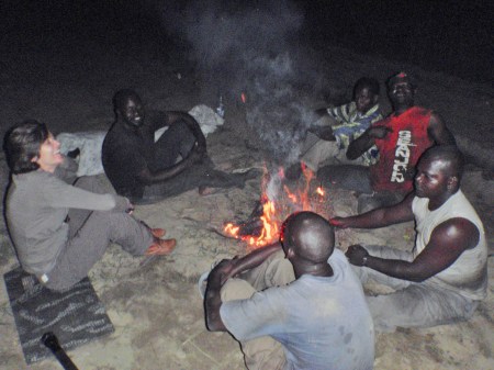 GABON 145. (DE BONGOVILLE A LA FRONTERA CON EL CONGO) LAS MESETAS DE BATEKE, ... LA CENA ASIDO UN EXITO ...