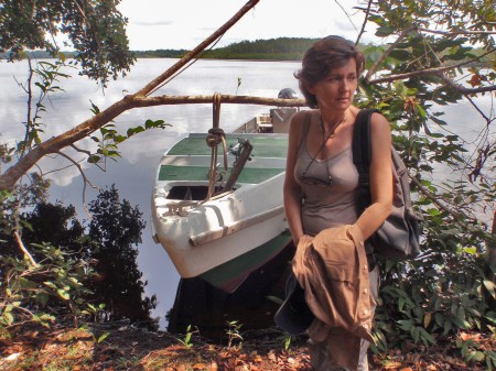 GABON 69. (EL PARQUE NACIONAL DE LOANGO) LA LAGUNA DE INGELA. DE VUELTA A TIERRA FIRME PARA RECOJER EL COCHE