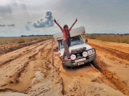 CONGO BRAZZAVILLE 19. (DISTRITO DE LA CUVETTE, EN RUTA A OYO) BARRO A GOGO 5