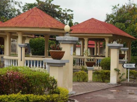 CONGO BRAZZAVILLE 26. (DISTRITO DE LA CUVETTE, POBLACION DE OYO) EL HOTEL BEL AIR