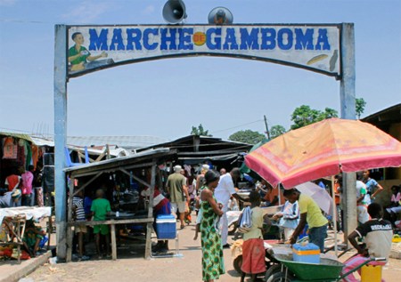 CONGO BRAZZAVILLE 34. (DISTRITO DEL PLATEAUX, POBLACION DE GAMBOMA) MAS CONOCIDA POR LOS CONGOLESE COMO GAM CITY, CREADA EN 1909, TIENE UNOS 20.000 HABITANTES