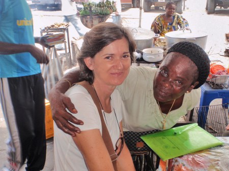 CONGO BRAZZAVILLE 54. (BRAZAVILLE CIUDAD) PETRA SE HA HECHO SUPER POPULAR EN MUY POCO TIEMPO EN LA CIUDAD