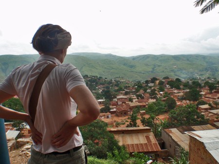 CONGO KINSASA 23. (BELVEDERE) EL PANORAMA ES PRECIOSO, ES COMO UNA CIUDADS CONTRUIDA EN MEDIO DE LA SELVA