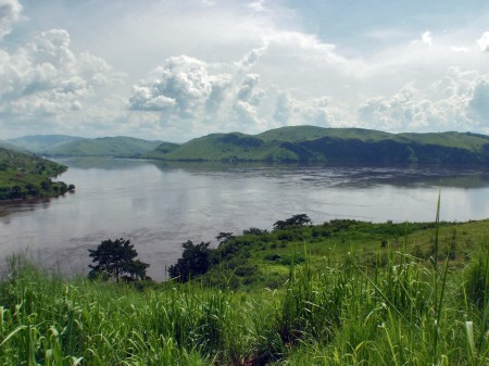 CONGO KINSASA 47. (RIVERA DERECHA RIO CONGO) LOS PAISAJES HACIA BOMA SON INCREIBLES
