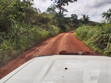 ANGOLA 2. (POR LAS PROVINCIAS DE ZAIRE Y BENGO) UNAS PISTAS MUY AGRADABLES
